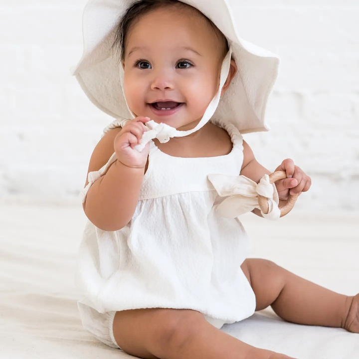 SEERSUCKER SUN HAT || COCONUT