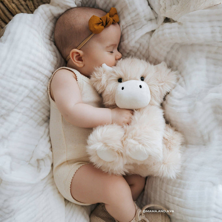 hilda the highland cow || beige