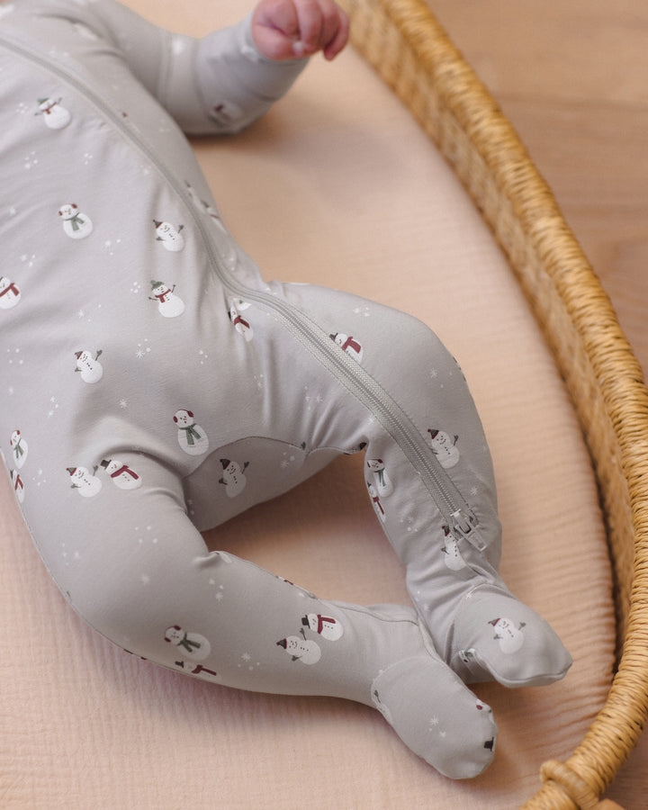 bamboo zip footie || snowman