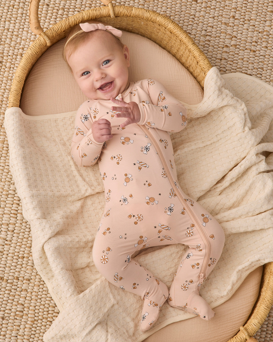 bamboo zip footie || candy