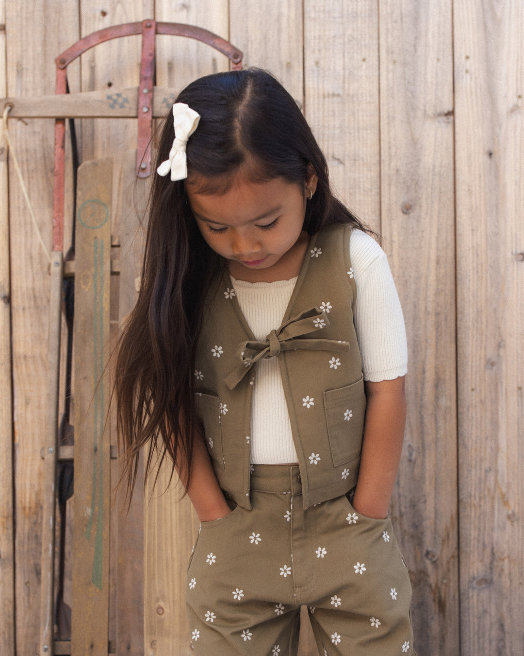 utility vest || embroidered daisies