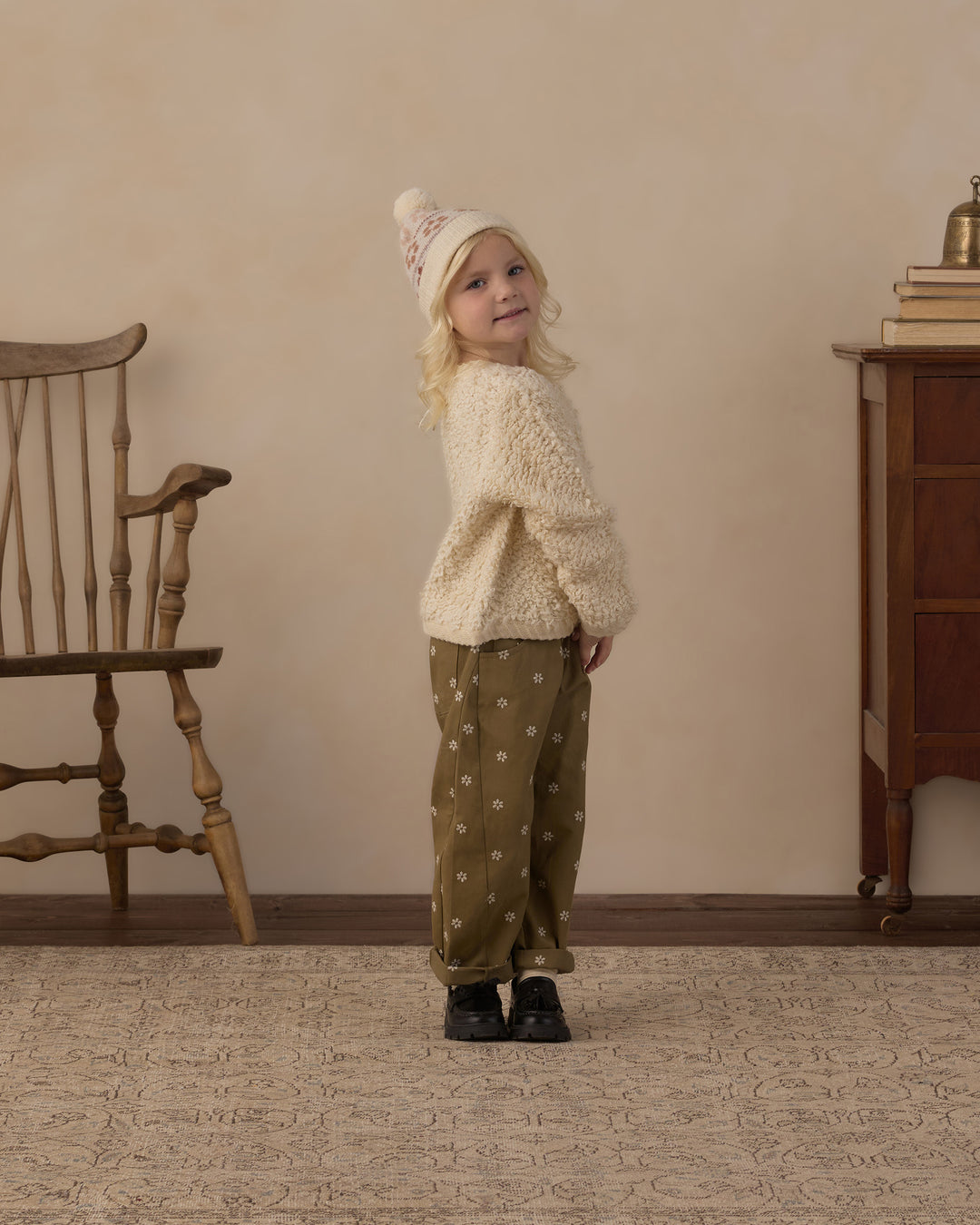 barrel pant || embroidered daisies