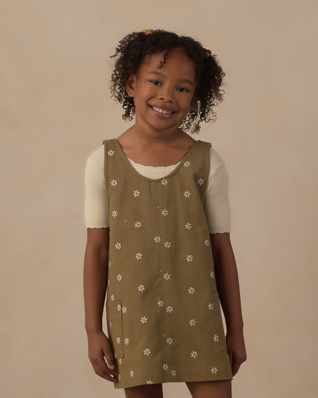 v-neck overall dress || embroidered daisies