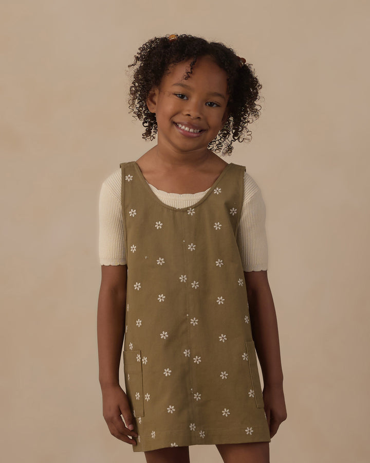 v-neck overall dress || embroidered daisies