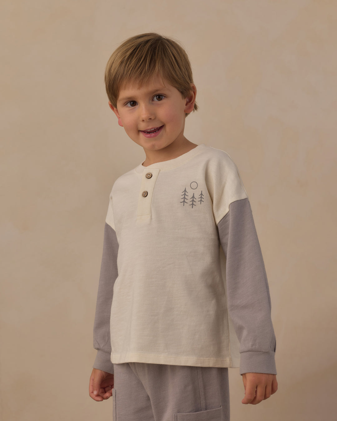 relaxed long sleeve henley || made for adventure
