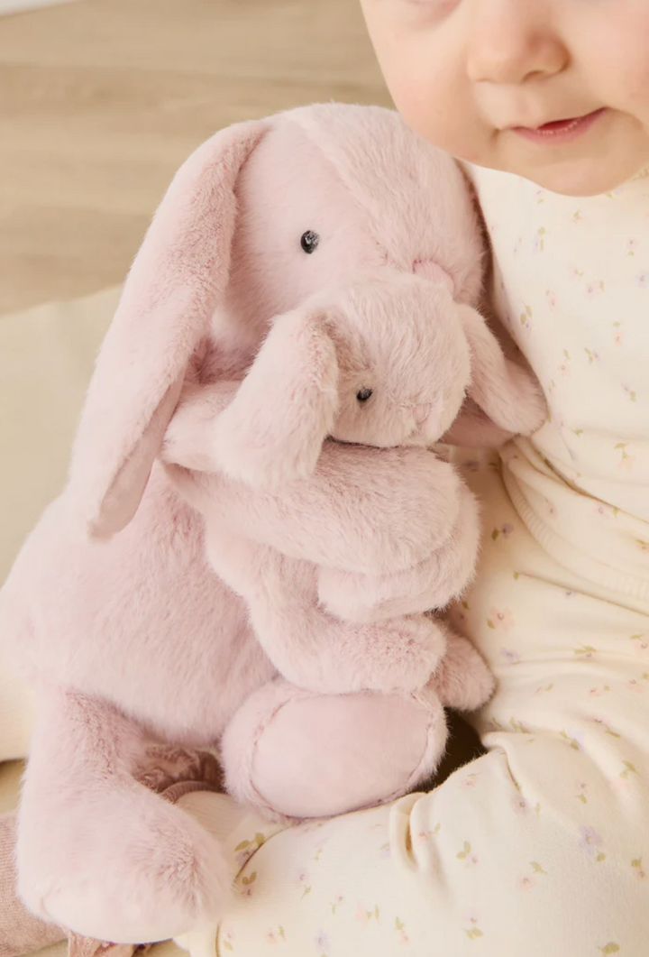 SNUGGLE BUNNIES || FRANKIE THE HUGGING BUNNY