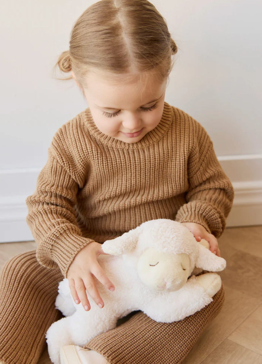 SNUGGLE BUNNIES || LAMBIE