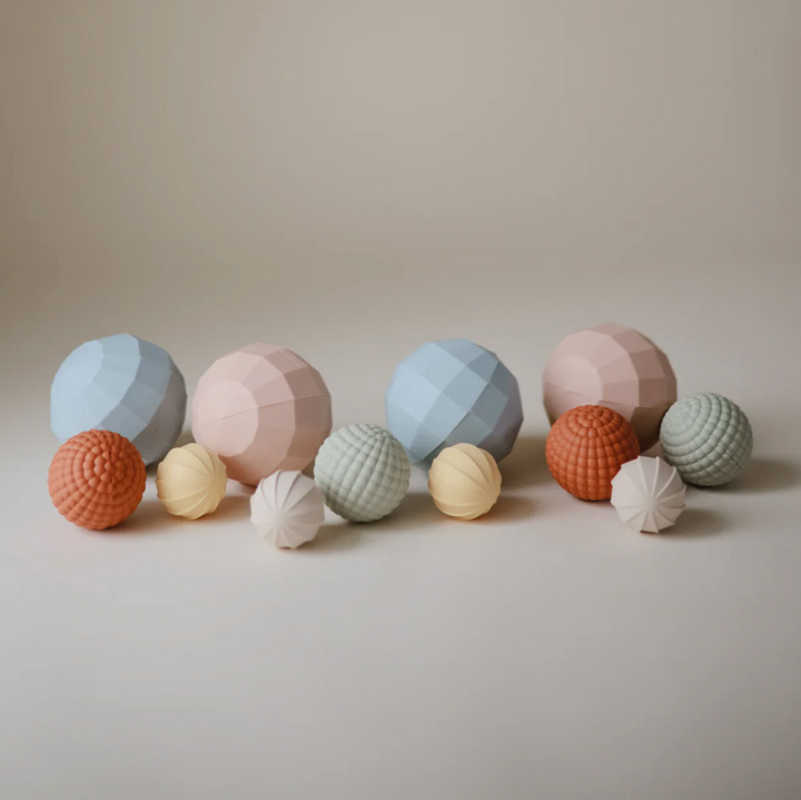 NESTING SPHERES || POWDER BLUE