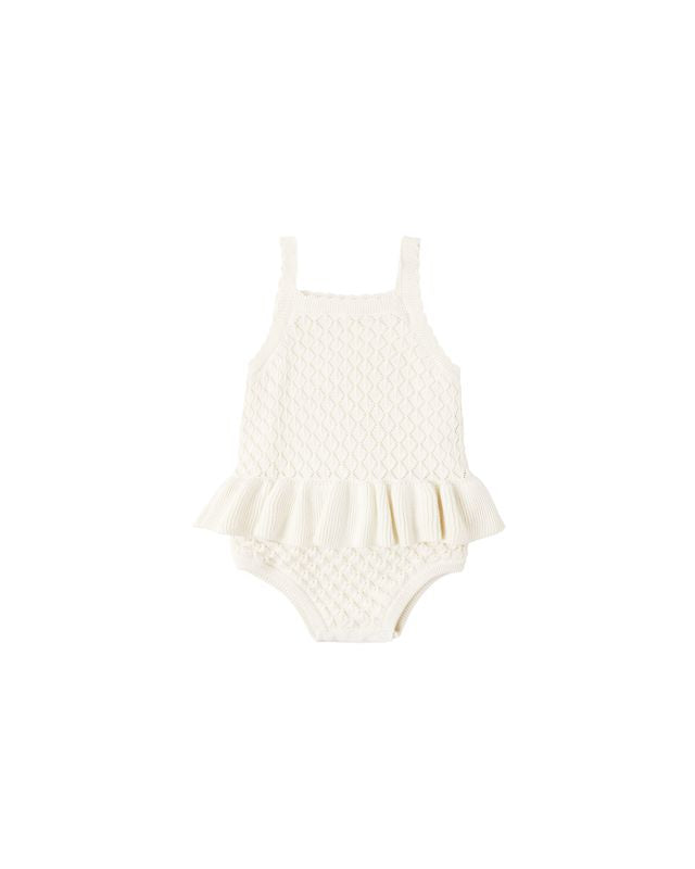 CROCHET RUFFLE ROMPER || NATURAL