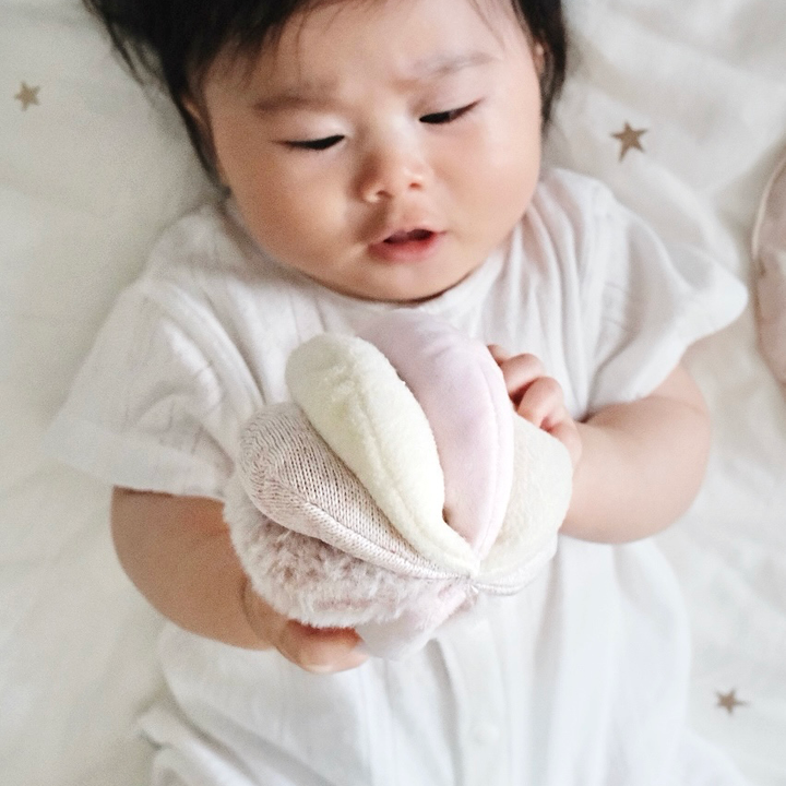 MONTESSORI RATTLE BALL || BLUSH