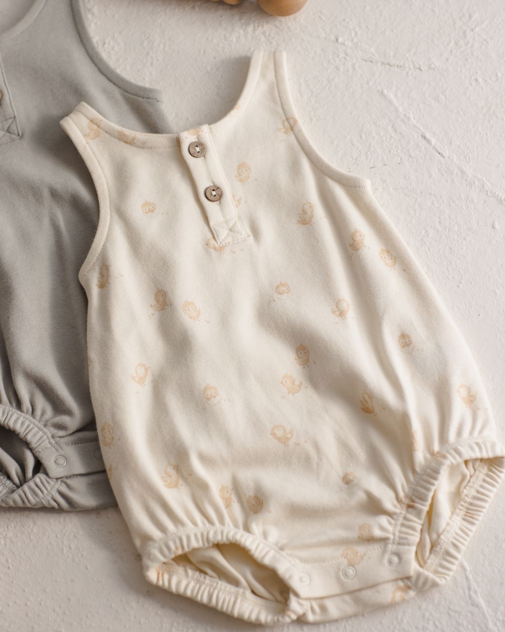 SLEEVELESS BUBBLE || CHICKS