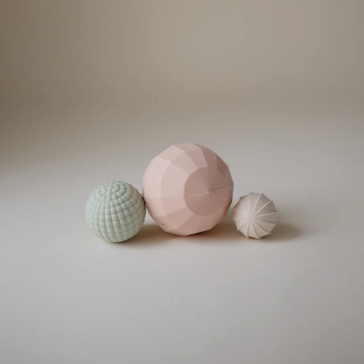 NESTING SPHERES SENSORY TOY || BLUSH