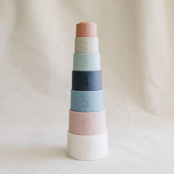STACKING CUPS