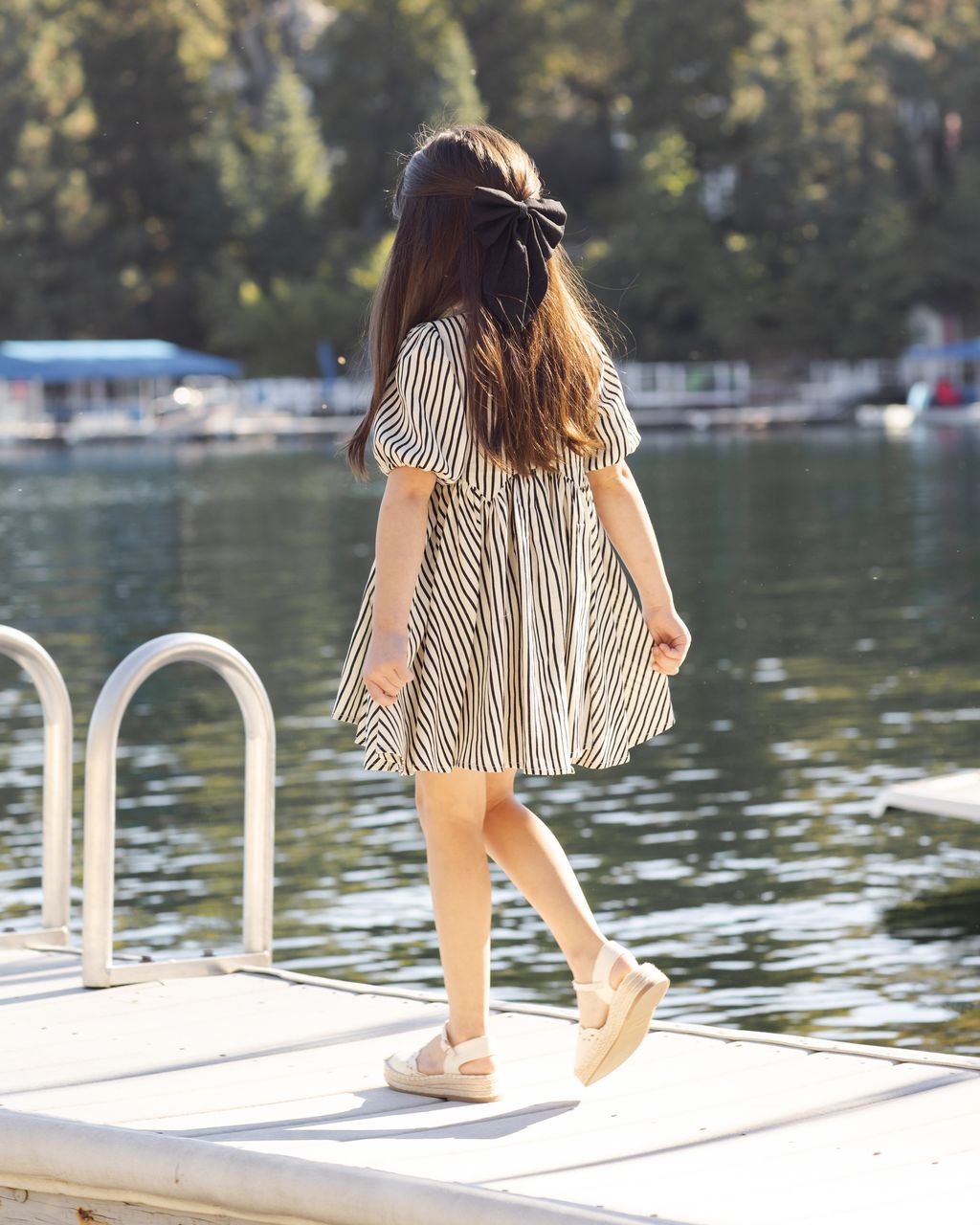 OVERSIZED BOW || BLACK
