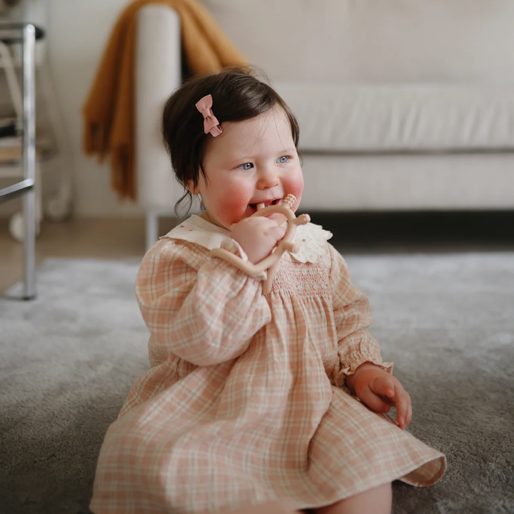 NO-DROP SENSORY TEETHER || BLUSH