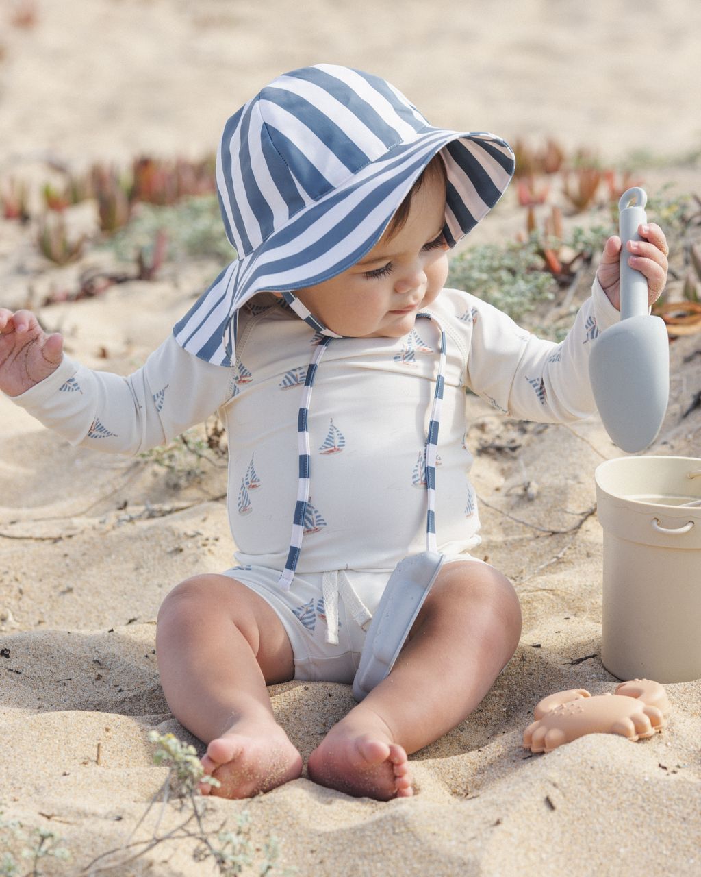 FLOPPY SWIM HAT || NAVY STRIPE