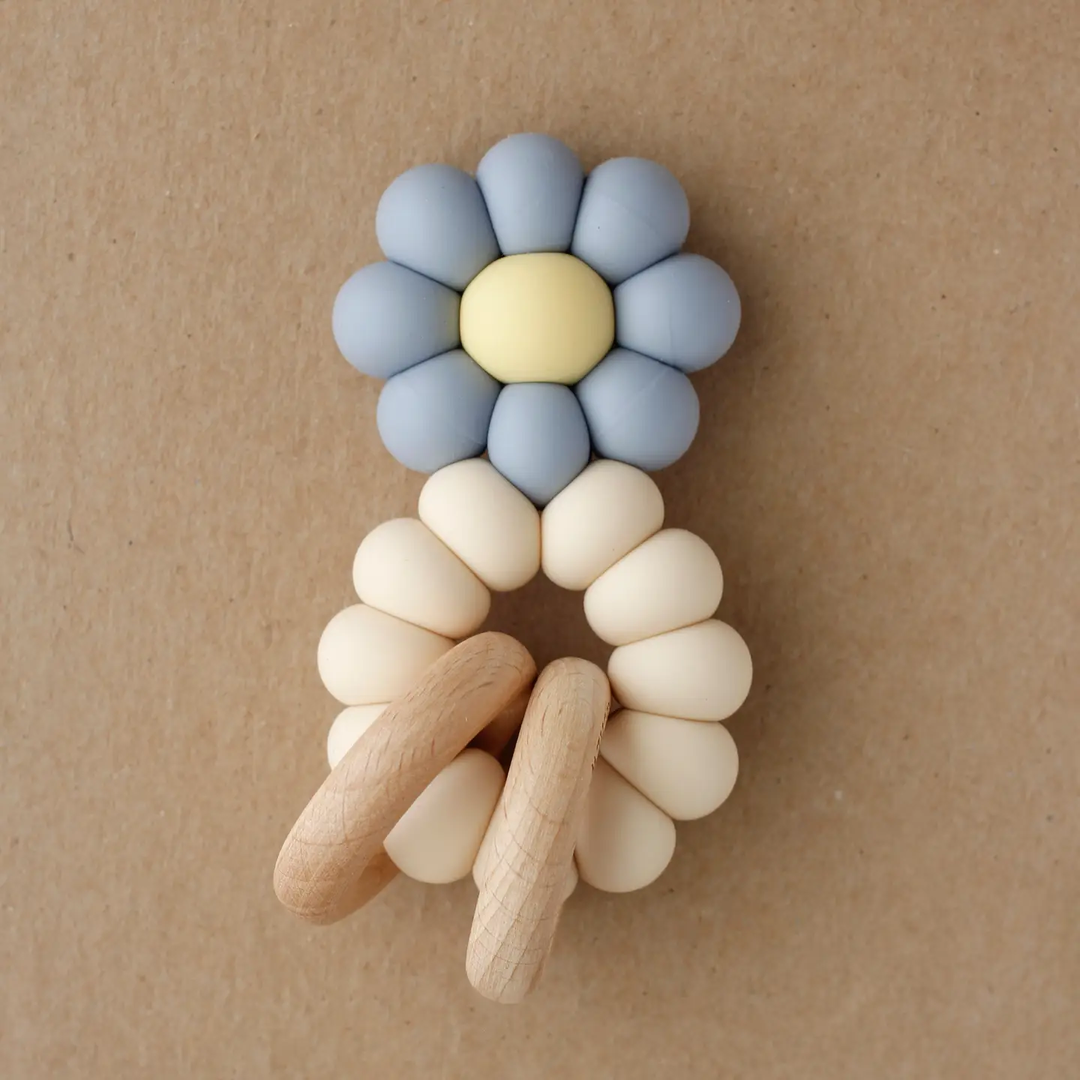 CHAMOMILE TEETHER || POWDER BLUE