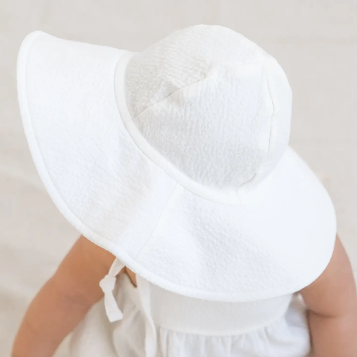 SEERSUCKER SUN HAT || COCONUT