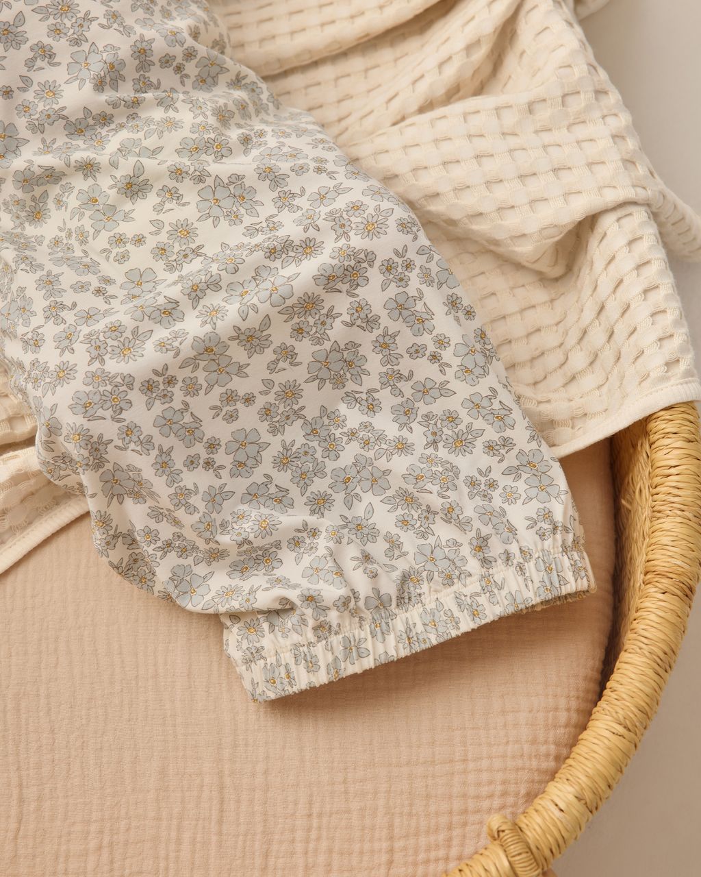 BAMBOO BABY GOWN + HAT SET || BLUE FLORAL