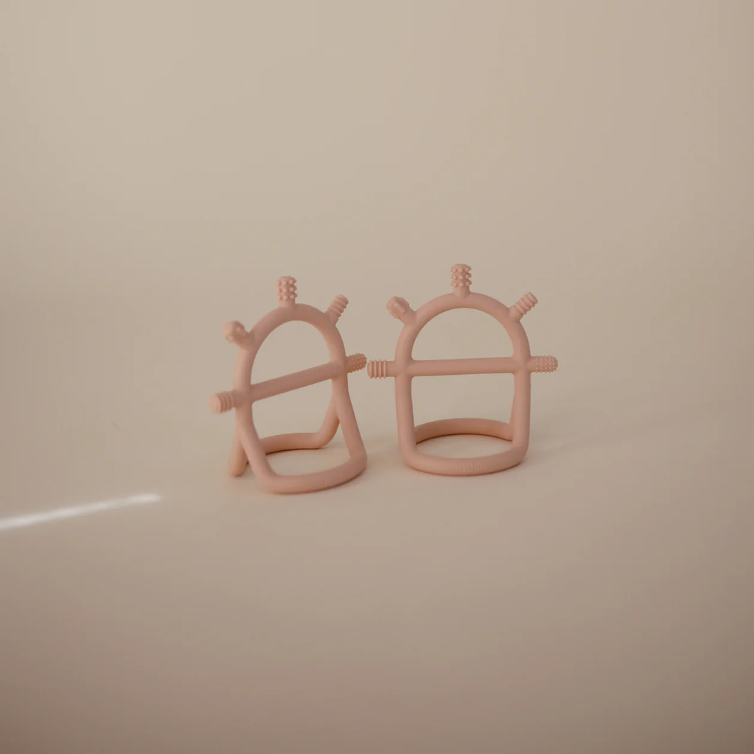 NO-DROP SENSORY TEETHER || BLUSH