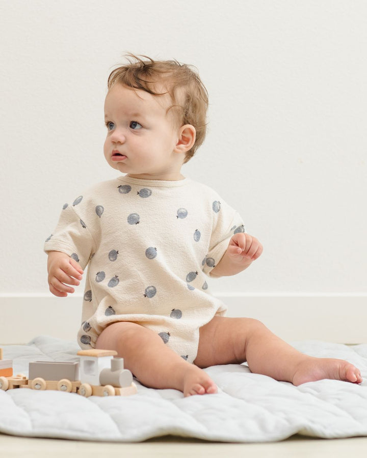RELAXED SHORT SLEEVE BUBBLE ROMPER || BLUEBERRIES